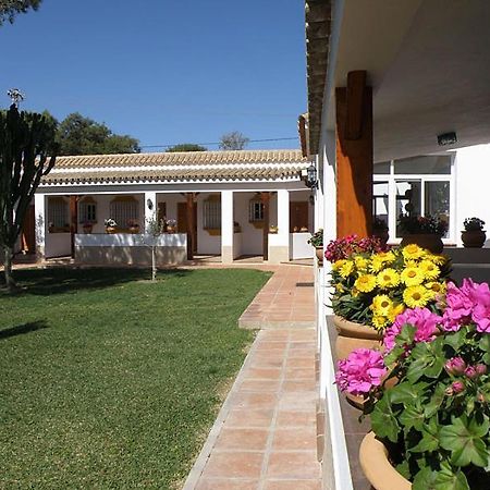 Hostal Las Acacias Los Canos De Meca Esterno foto