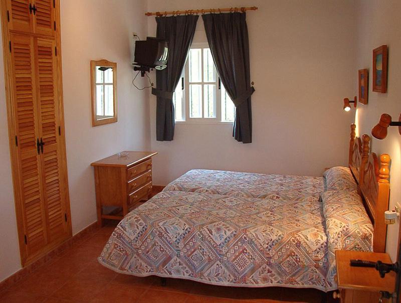 Hostal Las Acacias Los Canos De Meca Camera foto