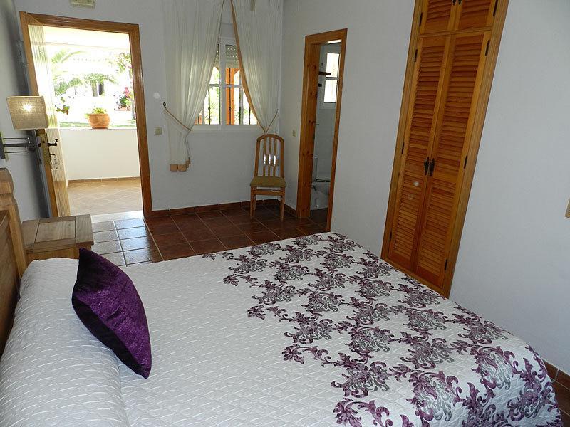 Hostal Las Acacias Los Canos De Meca Esterno foto
