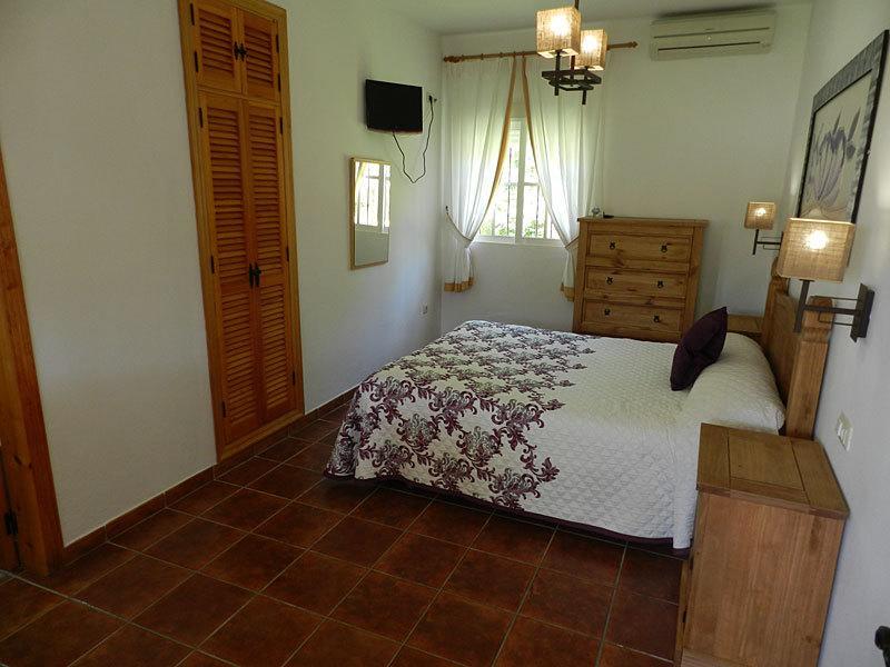 Hostal Las Acacias Los Canos De Meca Esterno foto